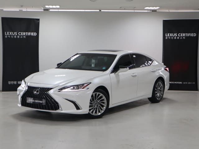 2025 LEXUS ES