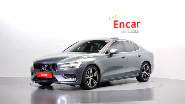 2020 VOLVO S60