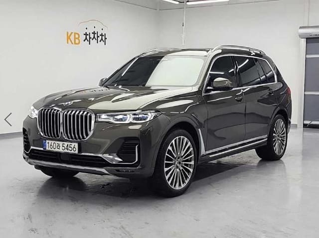 2022 BMW X7