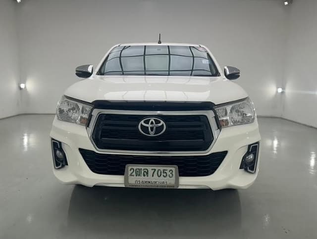 2019 TOYOTA Hilux