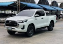 2022 TOYOTA Hilux