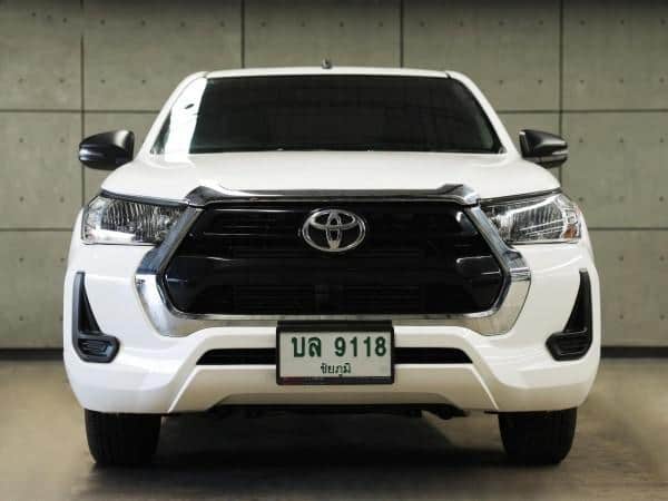 2024 TOYOTA Hilux