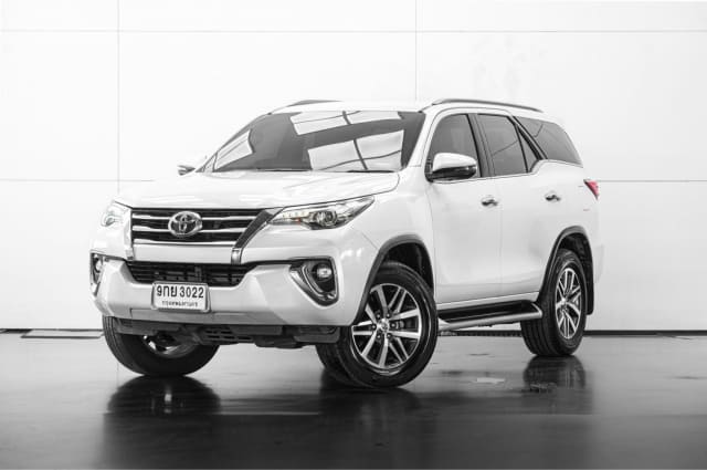 2019 TOYOTA Fortuner