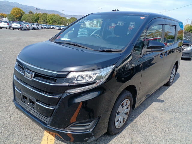 2020 TOYOTA Noah