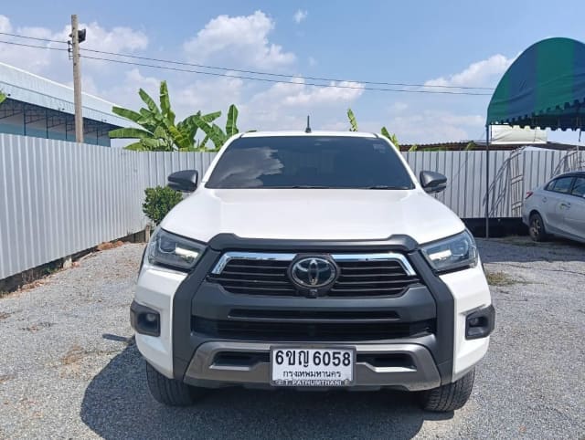 2022 TOYOTA Hilux