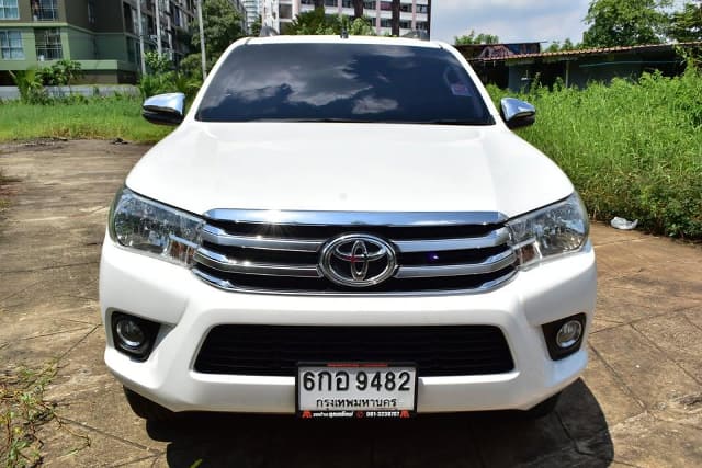 2017 TOYOTA Hilux