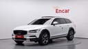 2019 VOLVO V90