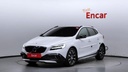 2019 VOLVO V40