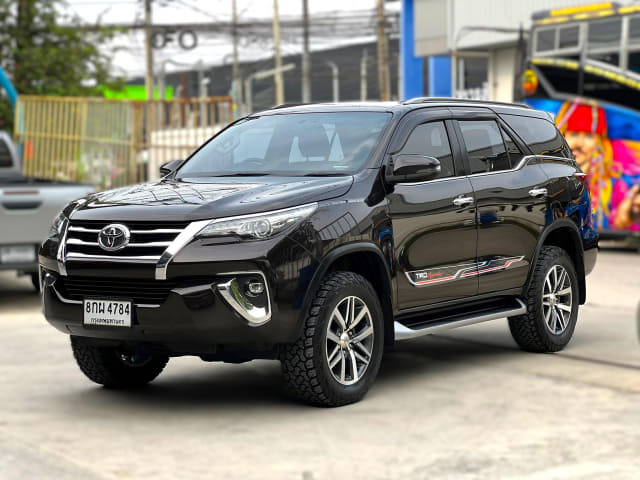 2019 TOYOTA Fortuner