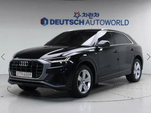 2021 AUDI Q8