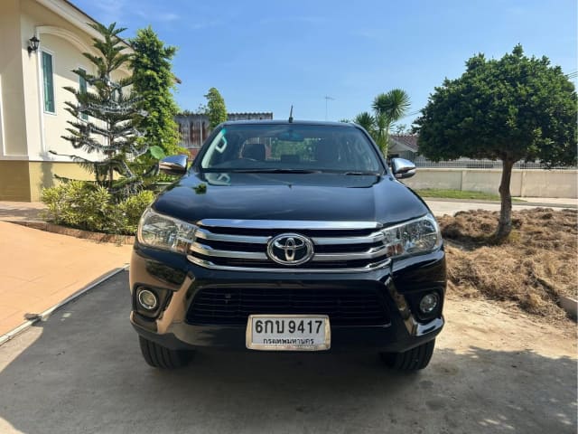 2017 TOYOTA Hilux