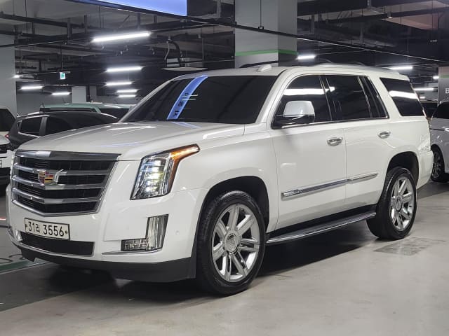 2017 CADILLAC Escalade