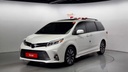 2019 TOYOTA Sienna