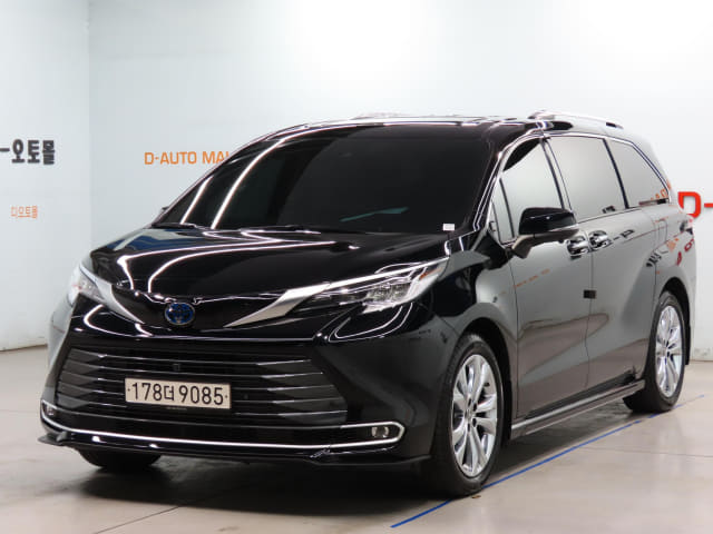 2023 TOYOTA Sienna