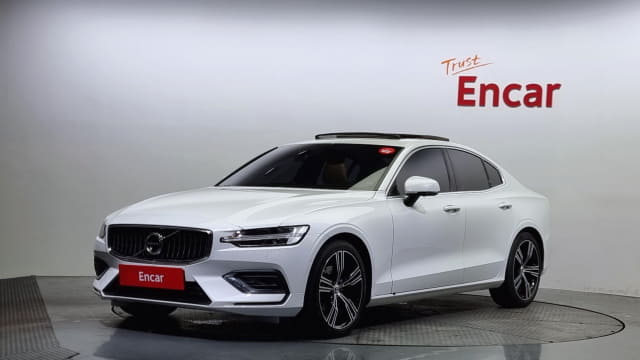 2020 VOLVO S60