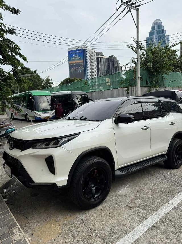 2018 TOYOTA Fortuner
