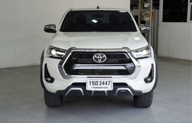 2021 TOYOTA Hilux, 