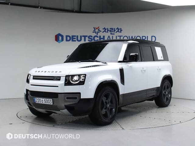 2024 LAND ROVER Defender