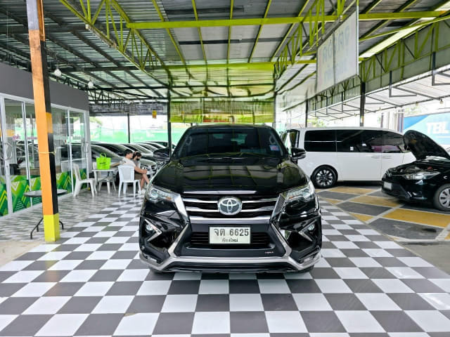 2017 TOYOTA Fortuner