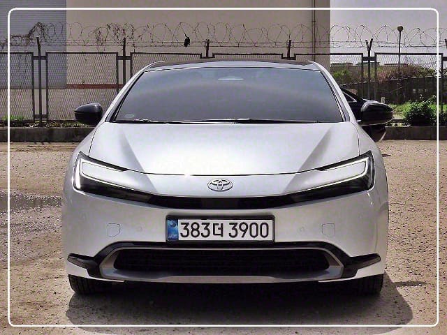 2024 TOYOTA Prius