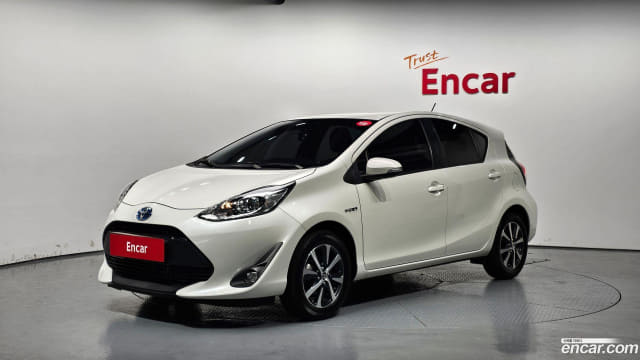 2019 TOYOTA Prius