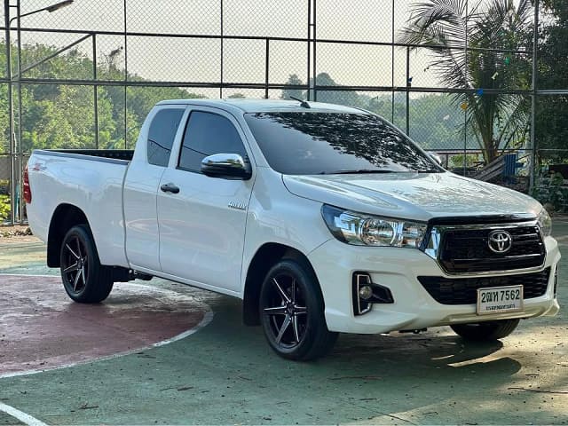 2020 TOYOTA Hilux