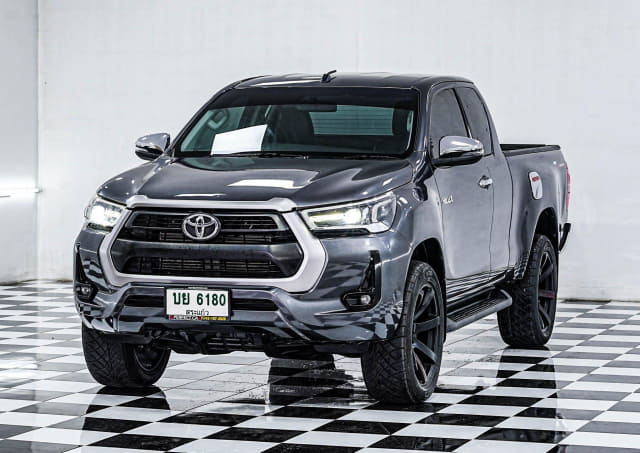 2020 TOYOTA Hilux