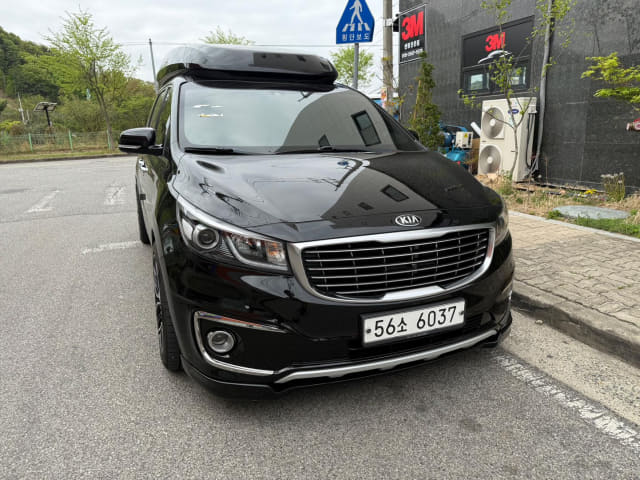 2017 KIA Carnival
