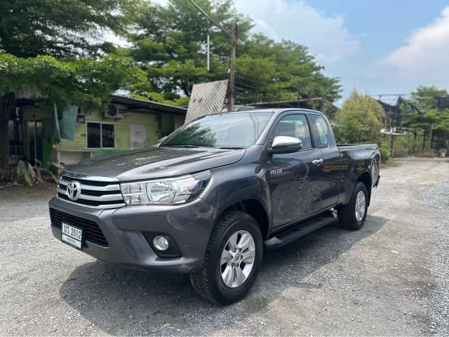 2017 TOYOTA Hilux