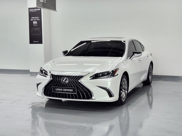 2025 LEXUS ES