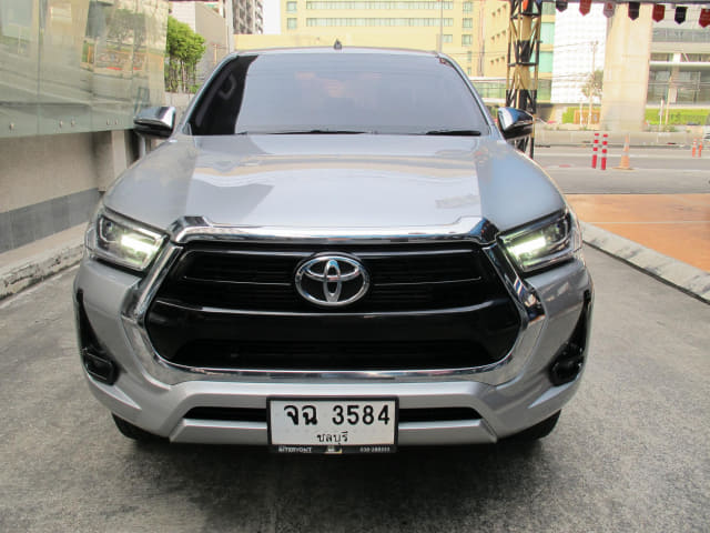 2022 TOYOTA Hilux