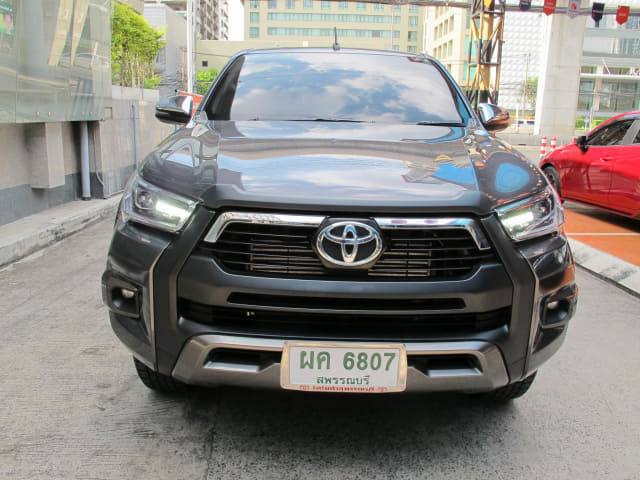 2024 TOYOTA Hilux