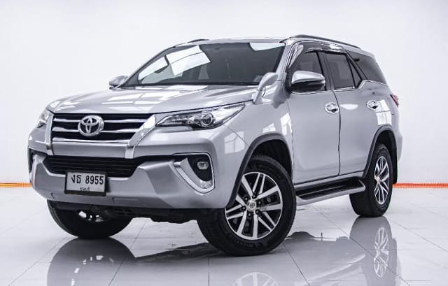 2018 TOYOTA Fortuner