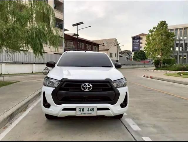 2023 TOYOTA Hilux