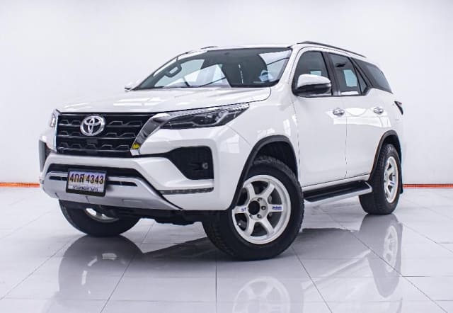 2020 TOYOTA Fortuner