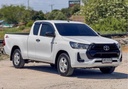2020 TOYOTA Hilux
