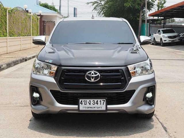 2019 TOYOTA Hilux