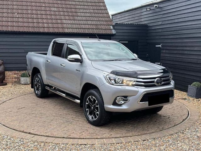 2017 TOYOTA Hilux