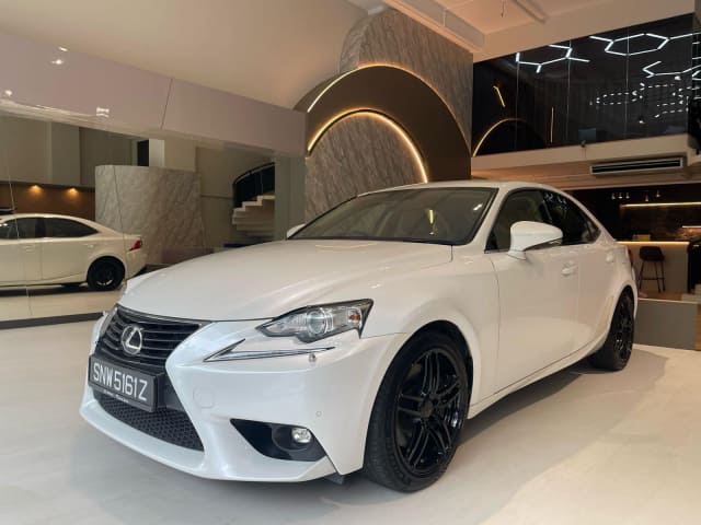 2016 LEXUS IS