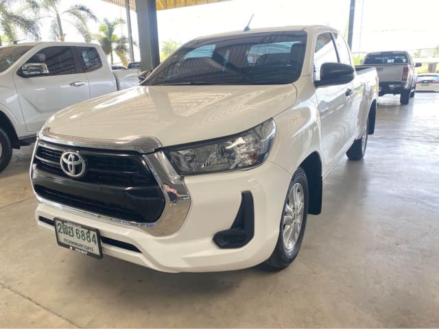 2021 TOYOTA Hilux, 