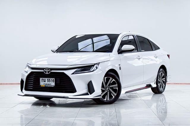 2022 TOYOTA Yaris