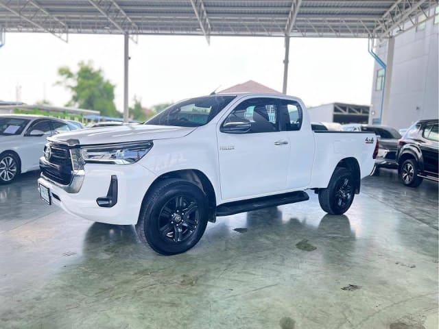 2021 TOYOTA Hilux