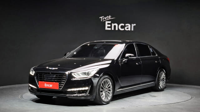 2017 Genesis EQ900