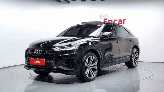 2023 AUDI Q8