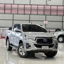 2019 TOYOTA Hilux