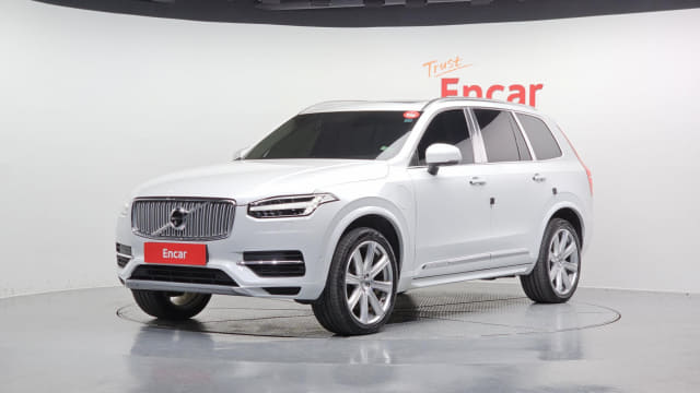 2017 VOLVO XC90