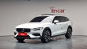 2022 VOLVO V60