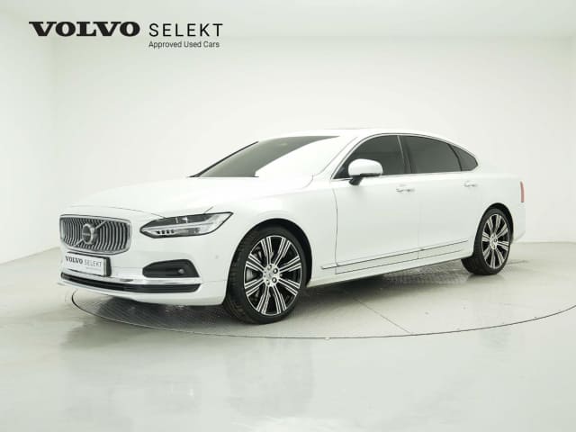 2023 VOLVO S90