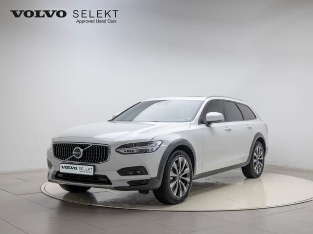2024 VOLVO V90