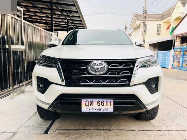 2020 TOYOTA Fortuner